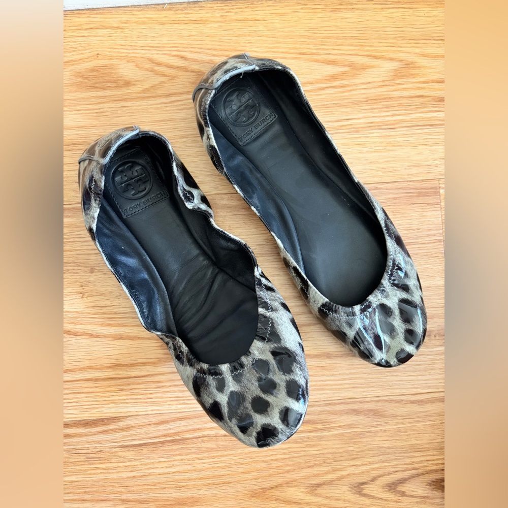 Tory Burch Eddie Leopard Patent Flats in Snow Multi - Picture 2 of 5